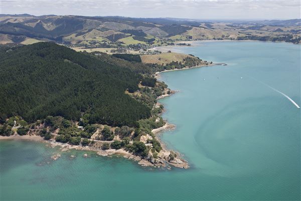 Kawakawa Bay