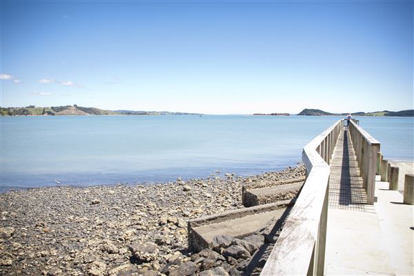 Kawakawa Bay